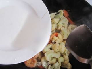 花菜炒海虾的做法步骤：15
