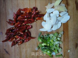 【苏菜】椒盐龙虾的做法步骤：2