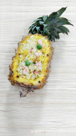 菠萝海鲜焗饭的做法步骤：7