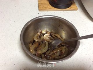 椒盐干锅虾的做法步骤：8