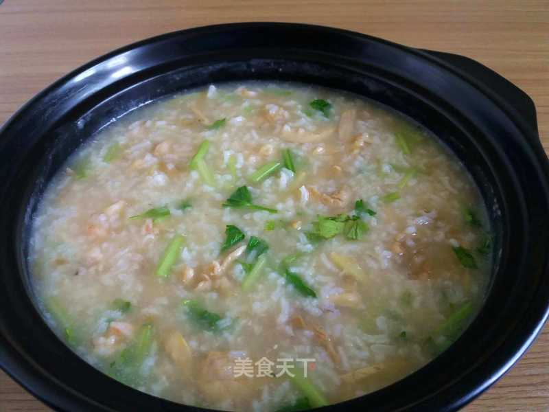 【广东】鲜虾鸡肉砂锅粥的做法