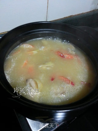 鲜虾土鸡砂锅粥的做法步骤：5