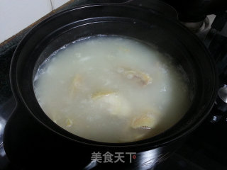 鲜虾土鸡砂锅粥的做法步骤：4