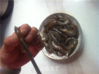 荔枝香酥凤尾虾的做法步骤：1