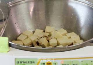虾酱炒豆腐的做法步骤：6