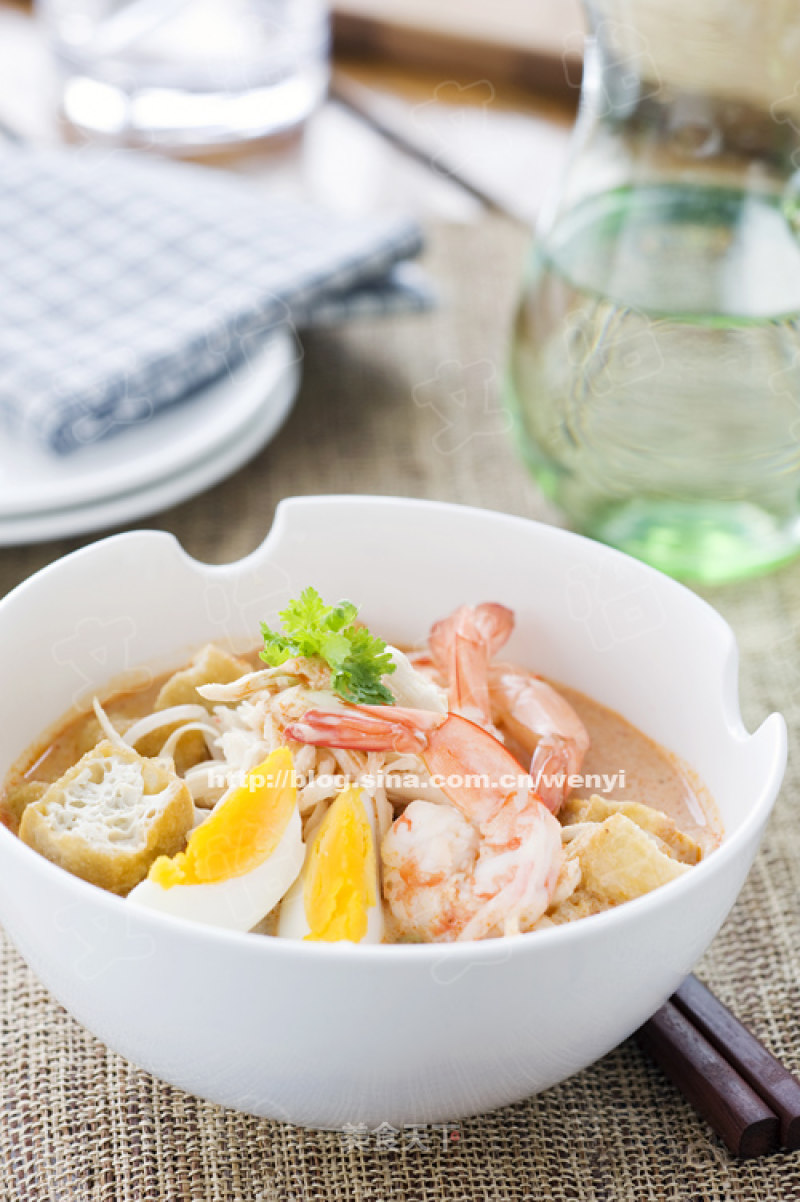 东南亚美食自己做------新加坡海鲜汤面（Laksa，叻沙）的做法