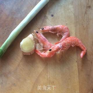 养生鲜虾粥大米的做法步骤：1