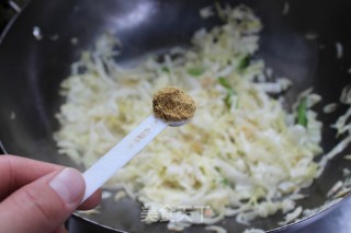 简单的美味——虾皮粉丝炒包菜的做法步骤：7