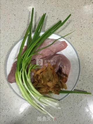 紫菜虾皮鲜肉汤圆的做法步骤：1