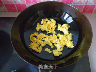韭菜虾皮炒鸡蛋的做法步骤：3