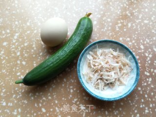 黄瓜丝虾皮鸡蛋汤的做法步骤：1