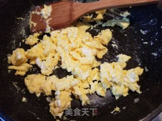 虾仁鸡蛋炒黄瓜的做法步骤：5