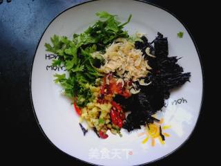 西红柿紫菜虾皮汤面的做法步骤：3