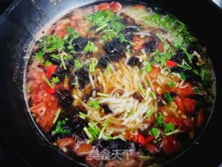 西红柿紫菜虾皮汤面的做法步骤：7