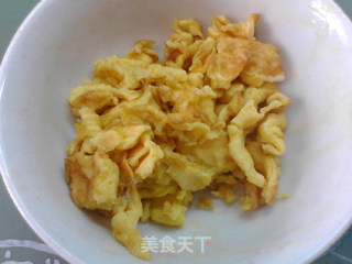 海参虾皮蛋炒红米饭的做法步骤：6