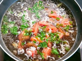 虾皮紫菜番茄汤的做法步骤：9