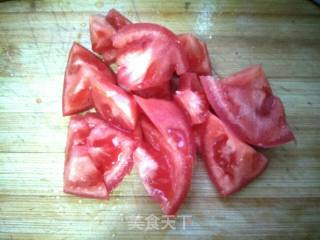 荷包蛋西红柿虾皮汤的做法步骤：1