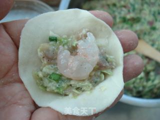 酸汤虾仁水饺的做法步骤：3