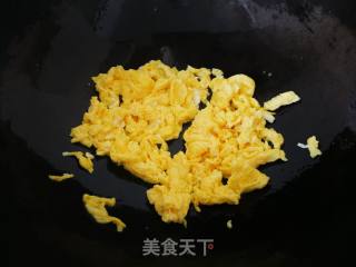 虾皮韭菜炒鸡蛋的做法步骤：4