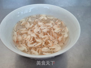 【天津】白菜虾皮汤的做法步骤：1