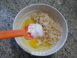 苦瓜炒虾皮鸡蛋的做法步骤：4