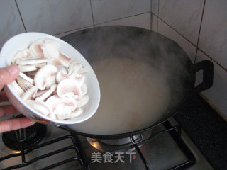 鲜香汤米线：一把虾皮 秒变高汤的做法步骤：12