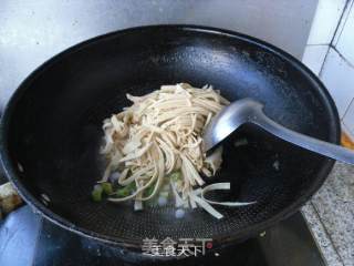 豆腐丝炒韭菜的做法步骤：4