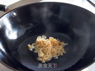 白菜虾皮炒鸡蛋的做法步骤：3
