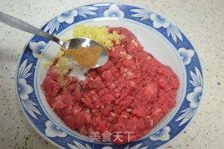 酸汤牛肉水饺的做法步骤：11