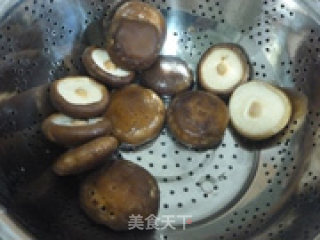 香菇酿虾皮的做法步骤：3