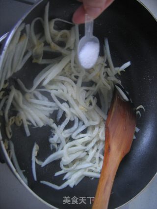萝卜丝炒虾皮的做法步骤：5