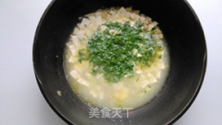 荠菜虾仁豆腐羹的做法步骤：8