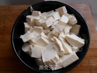 虾皮蛋松焖豆腐的做法步骤：1