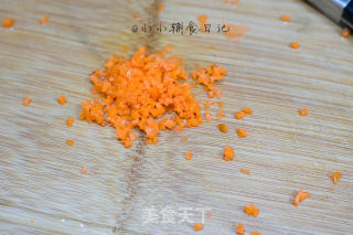胡萝卜虾泥蛋卷的做法步骤：5
