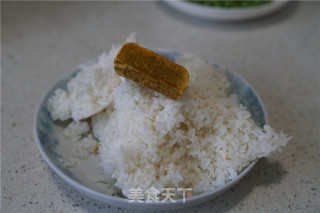 虾仁咖喱炒饭的做法步骤：3