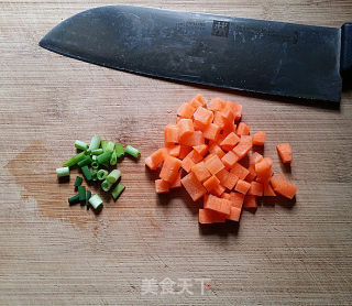 XO酱杂蔬蛋炒饭的做法步骤：3