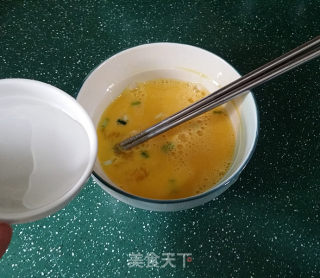 XO酱杂蔬蛋炒饭的做法步骤：4
