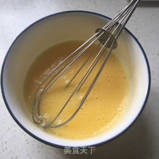洋葱虾仁炒饭的做法步骤：6