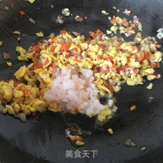 洋葱虾仁炒饭的做法步骤：10