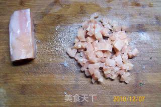 早餐精典制作《芹菜虾皮.蘑菇鸡丁菜炒饭》的做法步骤：4