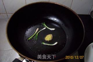 早餐精典制作《芹菜虾皮.蘑菇鸡丁菜炒饭》的做法步骤：14