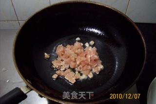 早餐精典制作《芹菜虾皮.蘑菇鸡丁菜炒饭》的做法步骤：16