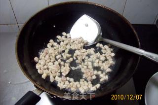 早餐精典制作《芹菜虾皮.蘑菇鸡丁菜炒饭》的做法步骤：17