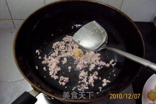 早餐精典制作《芹菜虾皮.蘑菇鸡丁菜炒饭》的做法步骤：52