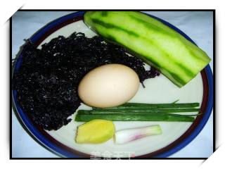 丝瓜紫菜蛋汤的做法步骤：1
