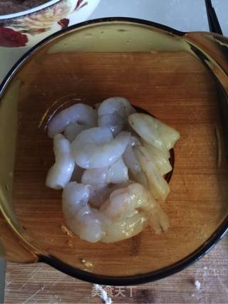 韭菜虾仁炒蛋的做法步骤：1