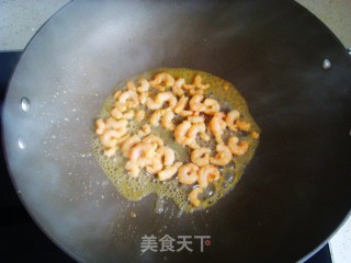 火龙果虾仁肠粉的做法步骤：7