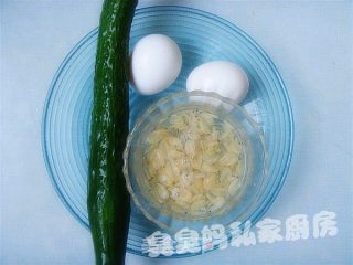 黄瓜柳叶饺的做法步骤：1