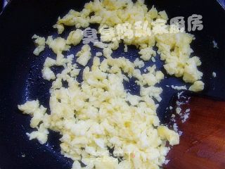 黄瓜柳叶饺的做法步骤：2