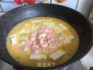 蛋黄虾仁豆腐的做法步骤：13